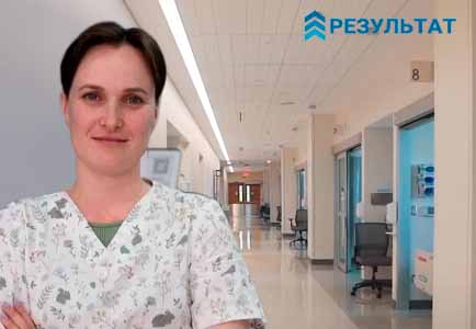 Преимущества клиники Результат Врач в коридоре клиники